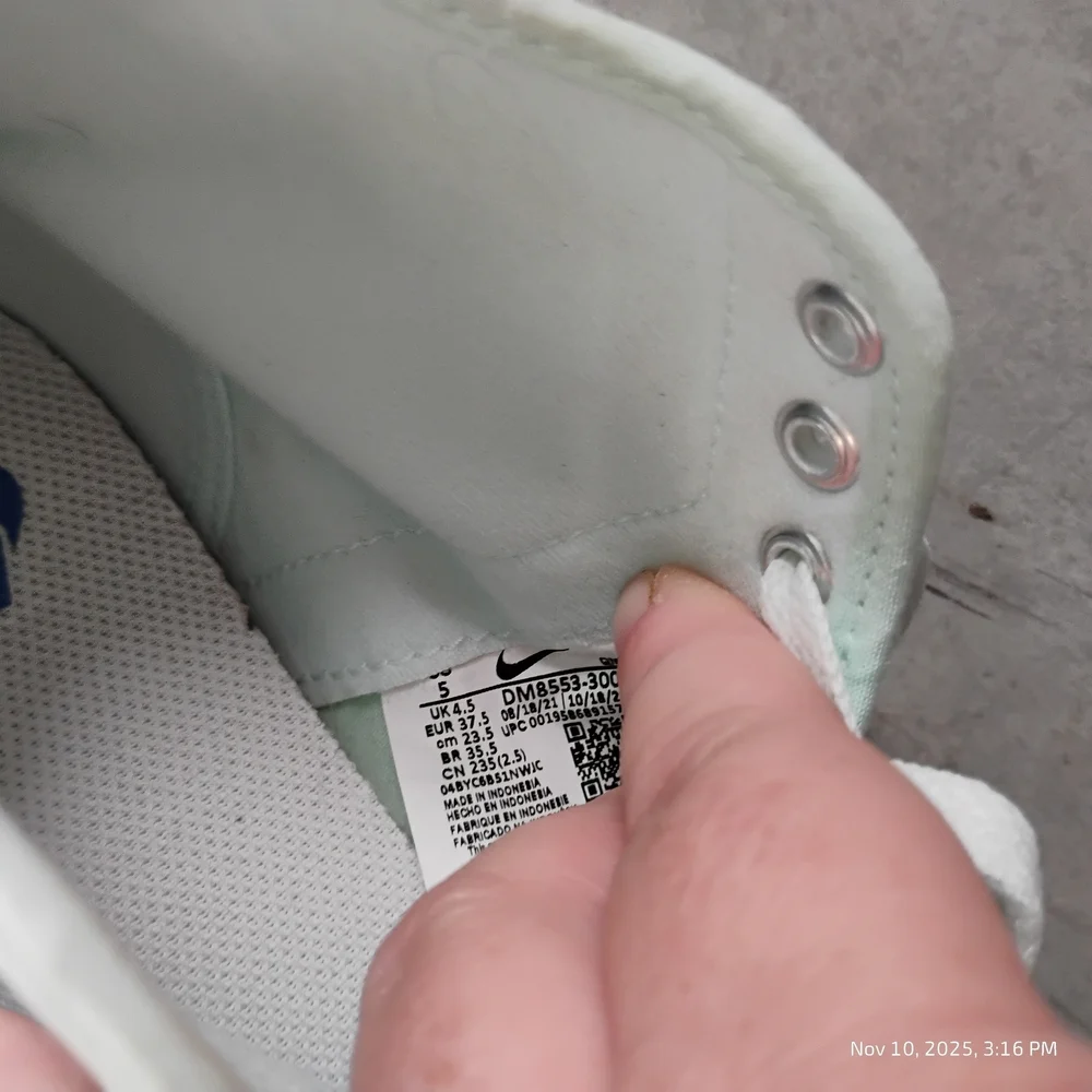 Nike Women's Size 5 High-Top Sneakers in Light Blue and White - Nike Check - Picture 5 of 6